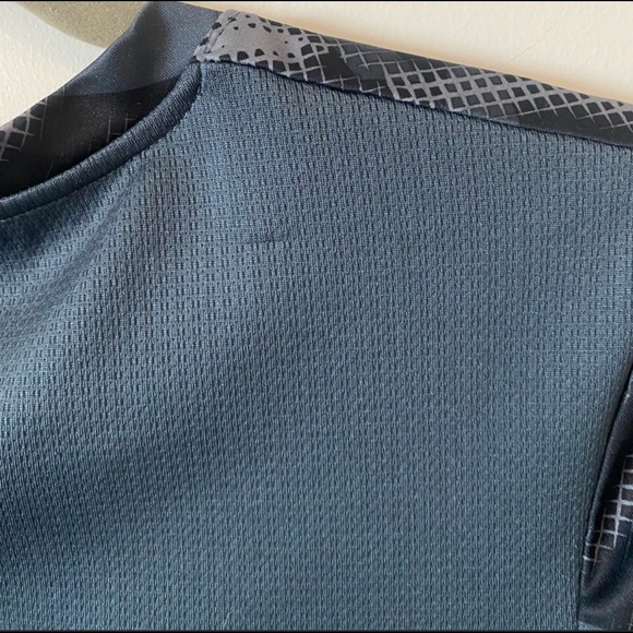 Adidas gray athletic T-shirt - Picture 6 of 6